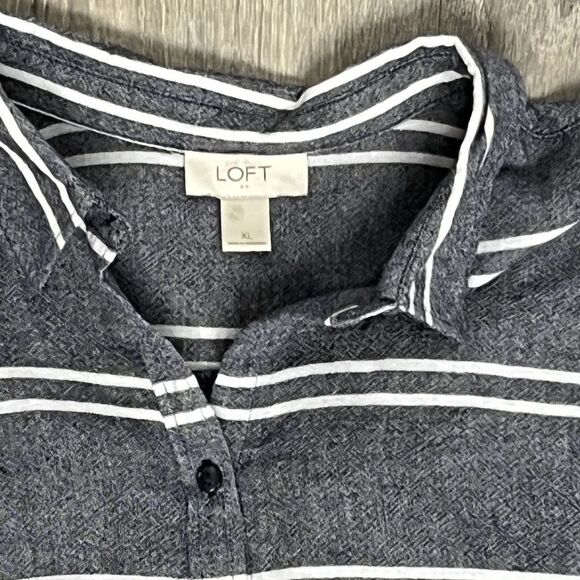 Ann Taylor Loft XL Top Button Up Shirt Gray White Stripe Lightweight Career Work - Picture 4 of 4